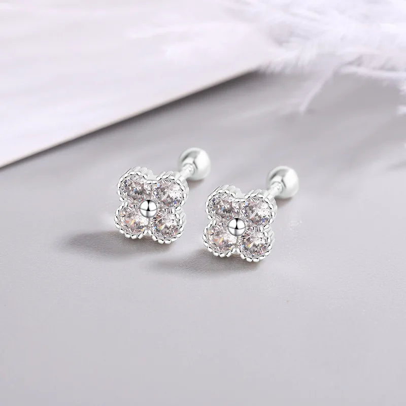 925 Sterling Silber Vier Runde Zirkon Kleine Piercing Ohrstecker für Frauen Luxuriöser Eleganter Feinschmuck Accessoires Schmuck