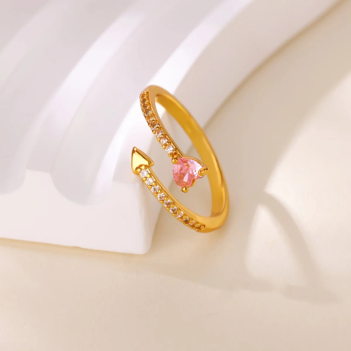 Modische pinke Herz-Zirkonringe für Frauen Goldfarbener Edelstahl Imitation Perlenring Elegantes ästhetisches Hochzeitsschmuckgeschenk