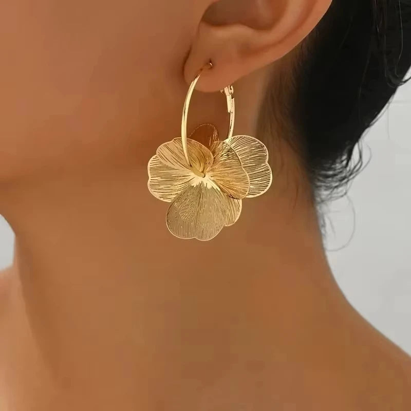 Exquisite Schmetterlingsblumen-Anhänger-Ohrringe, goldfarben, Vintage-Ohrringe, Mode, Hochzeitsfeier, Schmuck-Accessoires