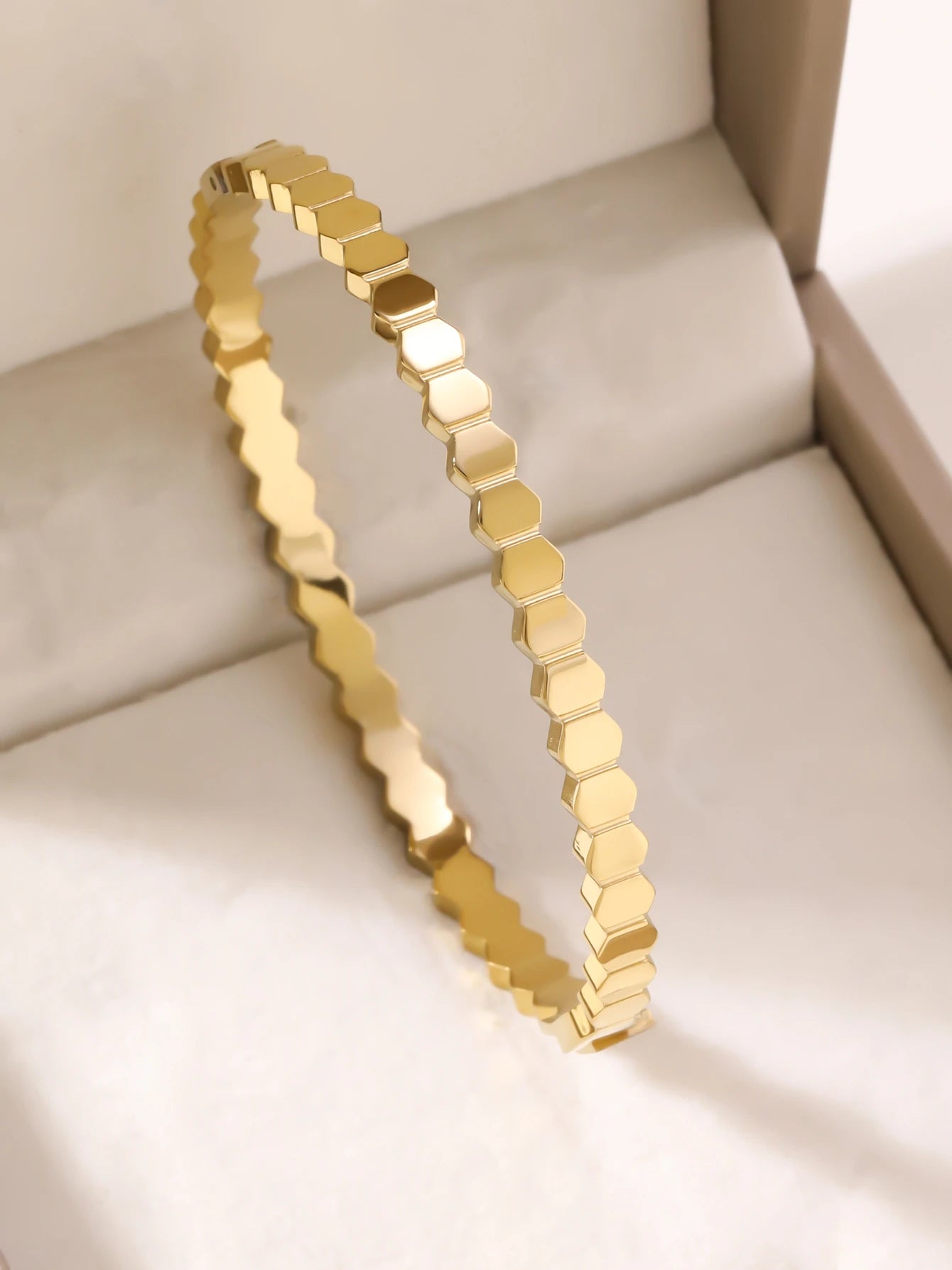 1 Stück/Set Damen Hochzeitsschmuck Party Feiertag Valentinstag Geschenk Edelstahlarmband vergoldet mit 18K Gold Armband