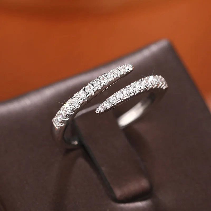 925er Sterlingsilber Trendige Kreis-Fingerringe für Frauen Schillernder Zirkonia Verstellbarer Ring Alltagsoutfit Stapelbares Accessoire Edelschmuck