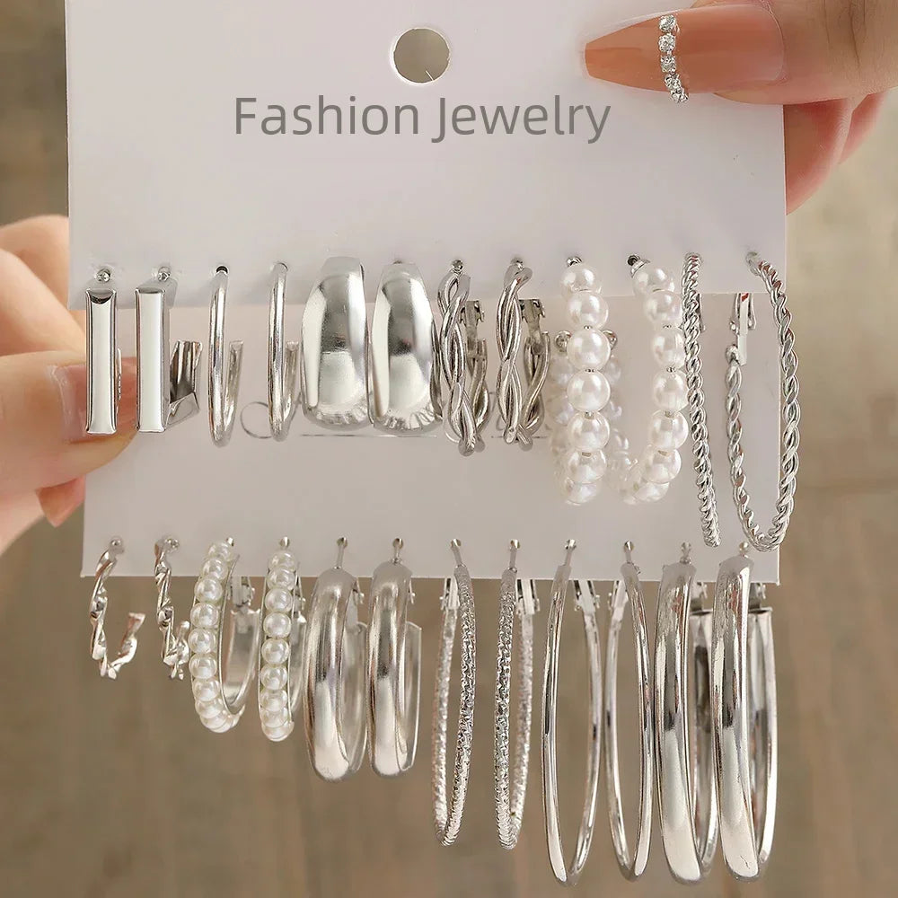 24 Stück Vintage Silberfarbene Y2K Perlenohrringe für Frauen Geometrie Runde Kreis Eckige Creolen Ohrring-Set Mode Damenschmuck
