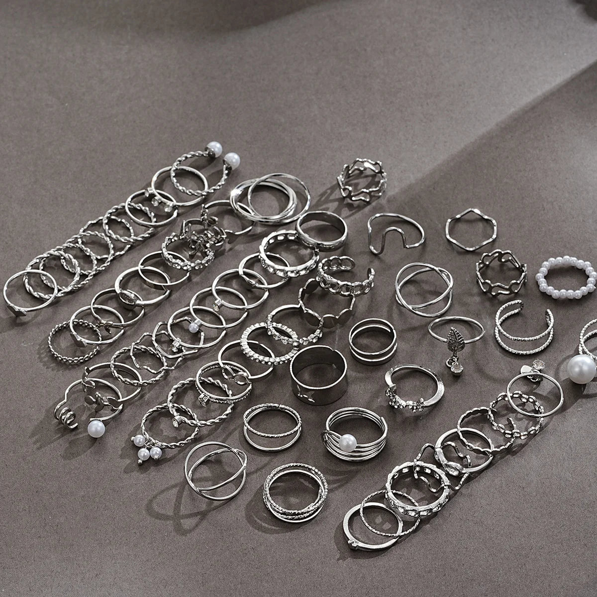 64-teiliges Set geometrischer Knöchelringe in Silber für Frauen, Herz, Kreuz, Blatt, Perlenanhänger, Fingerring, Damen, Boho-Partyschmuck