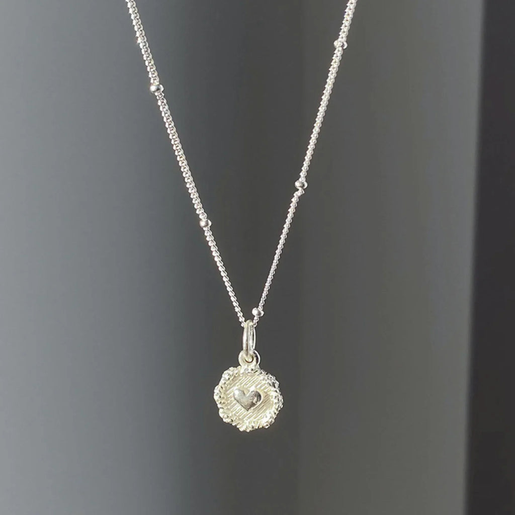 Collar de mujer con colgante de corazón texturizado en plata de ley 925, diseño estereoscópico, joya de doble cara, regalo al por mayor