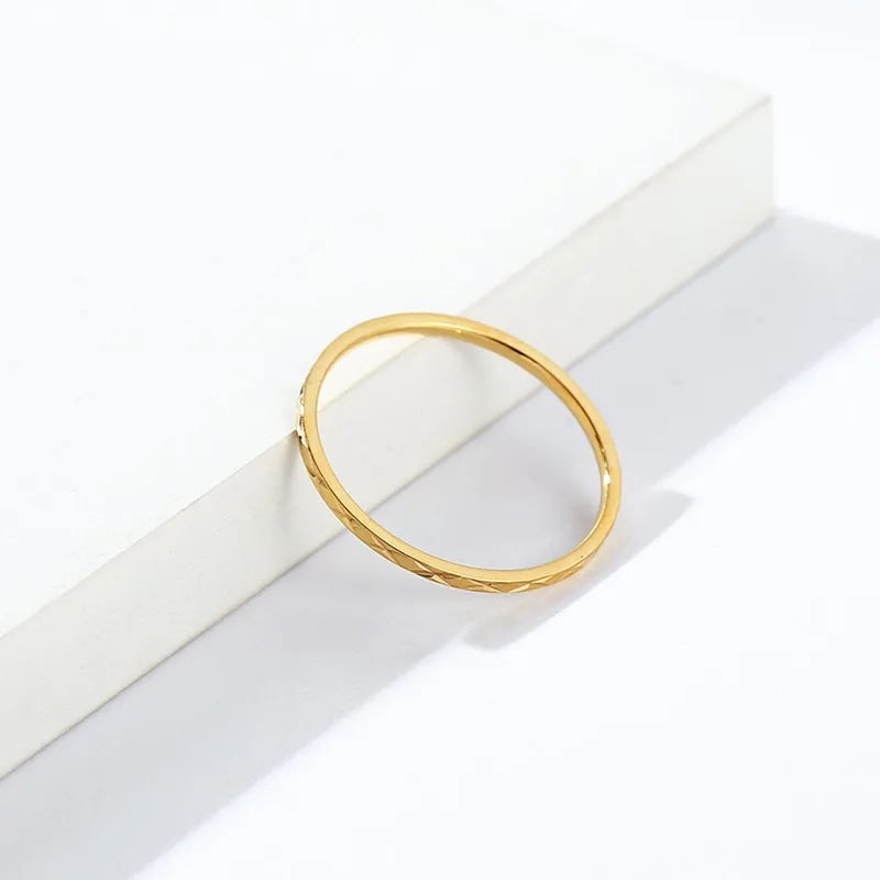 1mm Dünner stapelbarer Ring aus Edelstahl, facettierter Fingerknöchel-Midirring für Damen und Mädchen, Größe 3-10