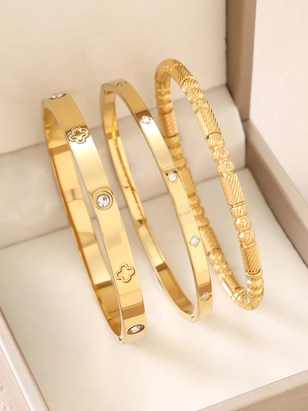 1 Stück 18K vergoldetes stapelbares Edelstahlarmband mit Kette und Kleeblatt-Design, Modischer Stil für Damen, Geeignet für Freizeit