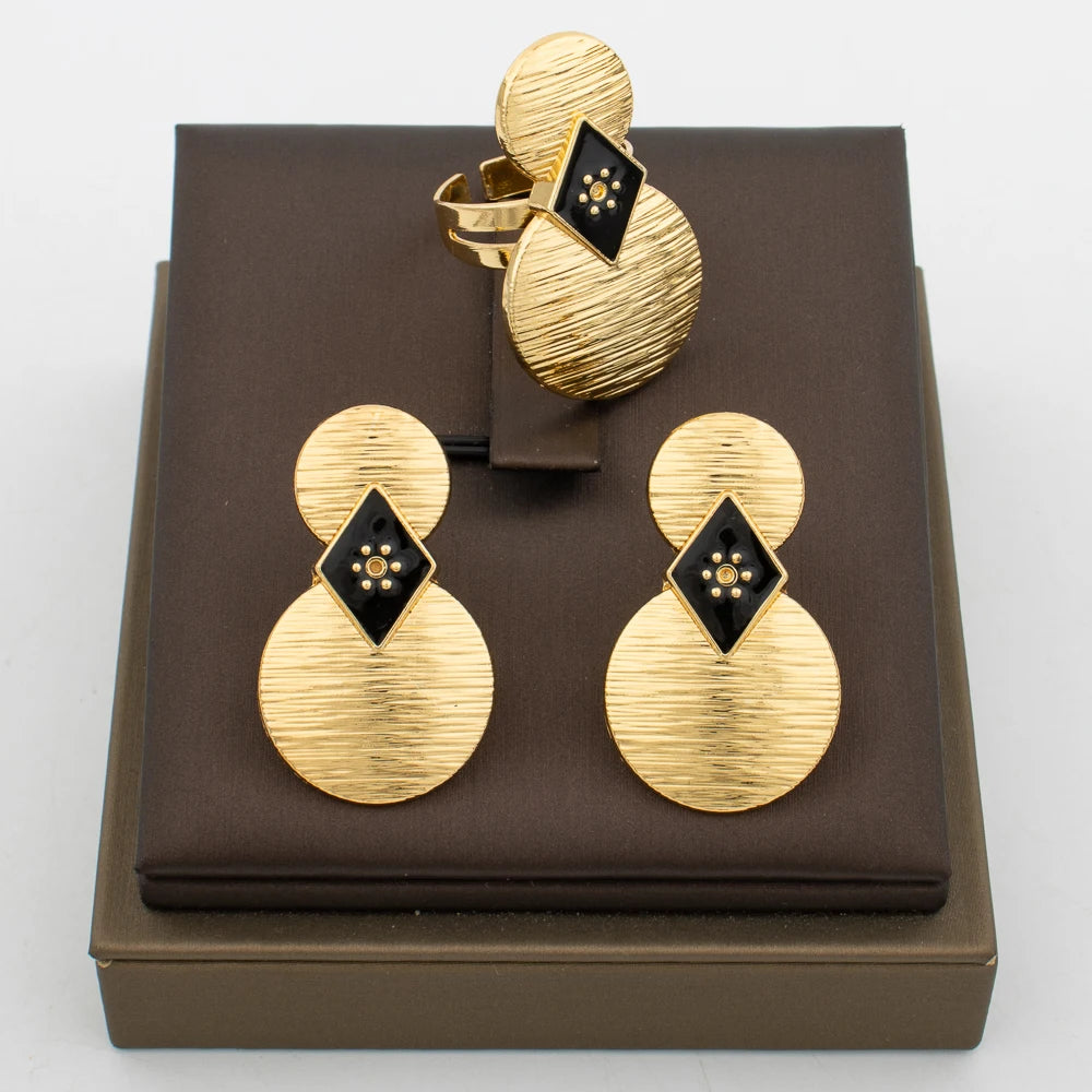 Luxuriöse Quastenohrringe mit Ringset für Dubai Afrikanisches Goldfarben- und Schwarzfarben-Schmuckset Quadratisches Design Ohrringe