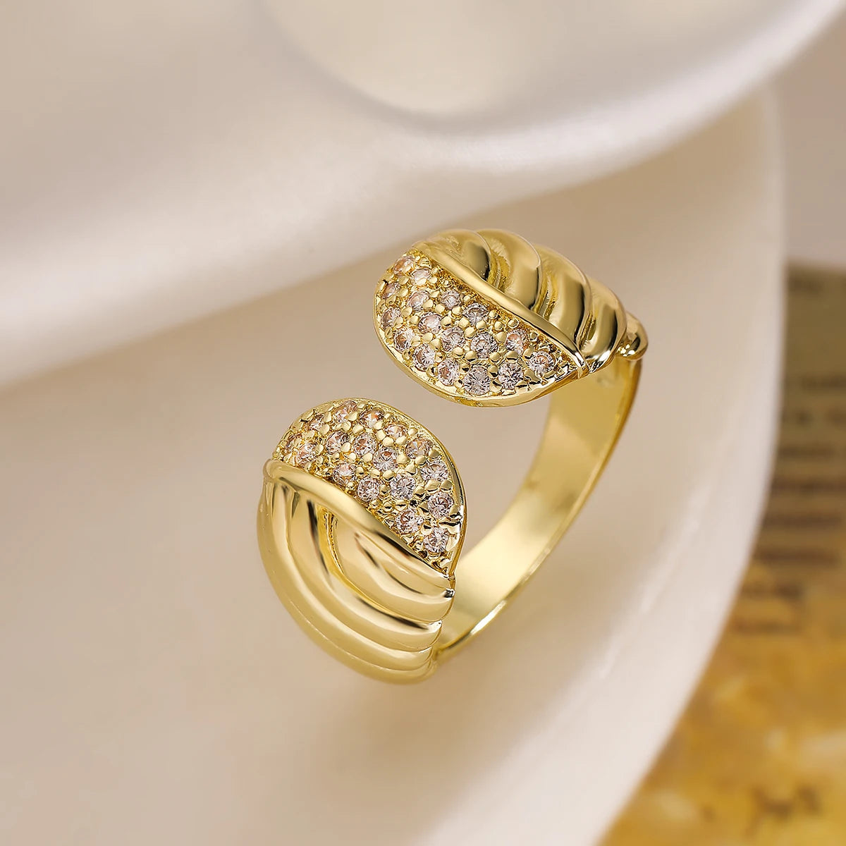 NEWBUY Hochwertige AAA CZ Zirkon Intarsien Kupfer Hochzeitsschmuck Einzigartiges Design Offene Ringe Für Elegante Frauen Größenverstellbar