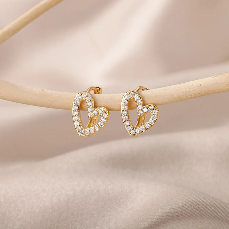 Edelstahl-Herzohrringe für Damen Goldfarbene Mode-Zirkon-Liebes-Herz-Ohrhänger Hochzeit Ästhetischer Schmuck Geschenk 2023