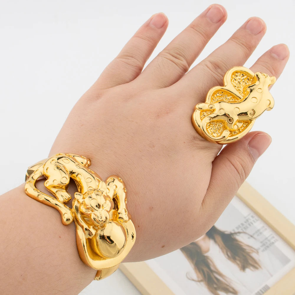 Trend Armreif mit Ring-Set für Partys, 18 Karat Goldfarbe, neues Design, Handarmband, Cocktailring, Hochzeiten, Braut-Set, Damenschmuck