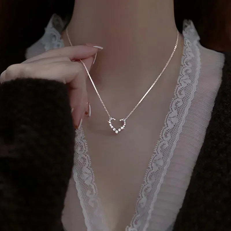Vintage Golden Silver Color Heart Pendant Necklace for Women New Trend Girls Clavicle Chain Jewelry Birthday Gifts Wholesale