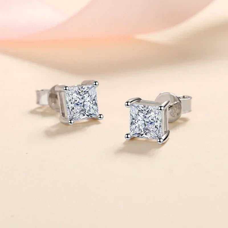 NeeTim 1ct Prinzessin-Schliff Moissanit-Ohrringe für Damen S925 Sterlingsilber mit vergoldeten Ohrsteckern Hochzeit Party Edelschmuck