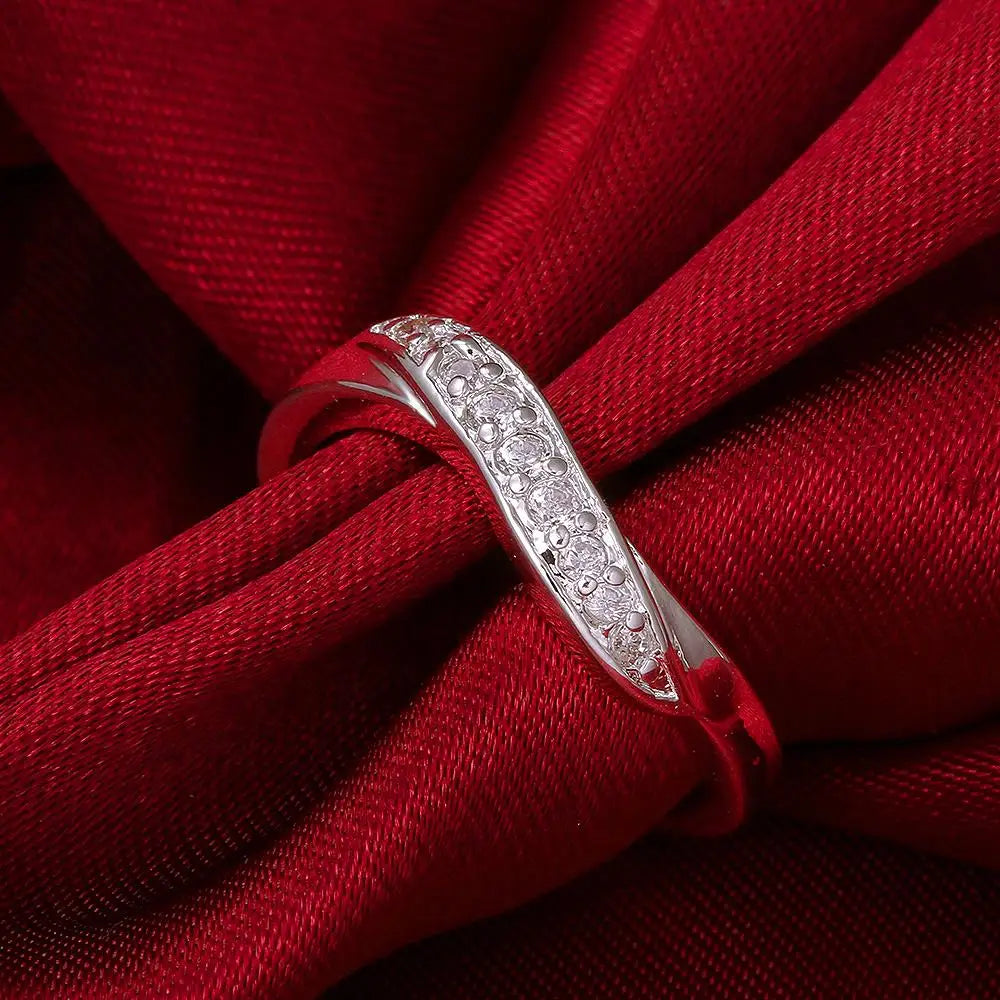 925 Sterling Silber Kristall Diamantringe für Frauen Mode Elegante Hochzeit Accessoires Party Geschenke Charms Feiner Schmuck