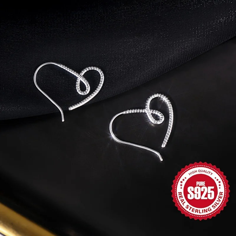 Par de Ganchos de Alambre de Corazón Retorcido Hipoalergénicos 1.41g Plata S925 Adecuado para Uso Diario Regalos de San Valentín y Día de la Madre