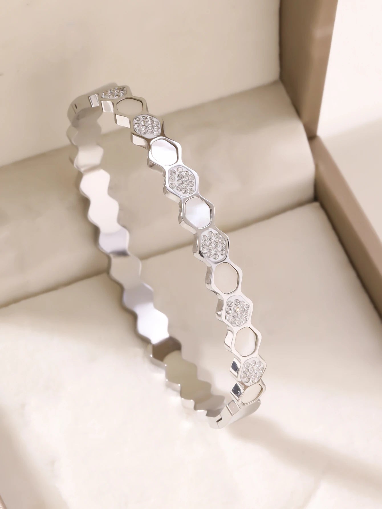 1 Stück/Set Damen Hochzeitsschmuck Party Feiertag Valentinstag Geschenk Edelstahlarmband vergoldet mit 18K Gold Armband