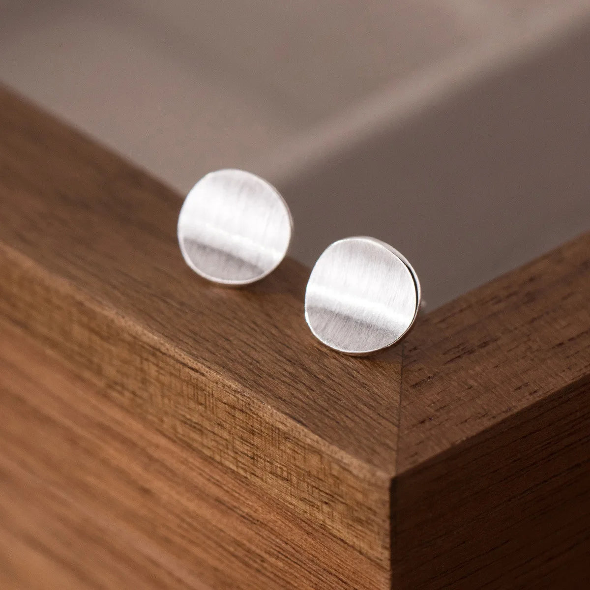 925 Sterlingsilber Mattierte Runde Ohrstecker Für Frauen Hochzeit Verlobung Schmuck Großhandel Accessoires