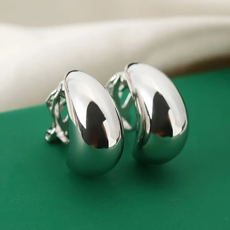 New French Light Luxury Droplet Shaped Ear Clip with No Ear Holes, High Grade, Simple and Smooth Female Earrings Accessories