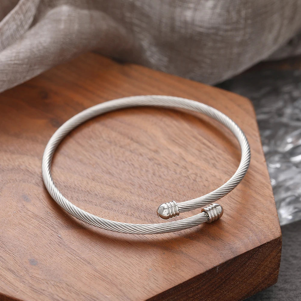 woiwoi Edelstahlarmbänder Vintage Mode Schlichtheit Temperament Abziehbilder Drähte Metallarmband für Damen Schmuck Geschenke