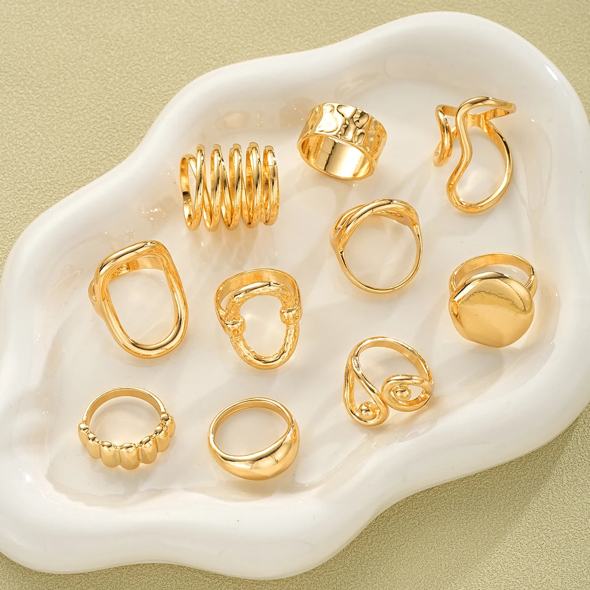 Neue 10-teilige/Set unregelmäßige glatte Ringe für Frauen, geometrisch übertrieben, goldfarbene Fingerringe, Vintage-Mode-Partyschmuck