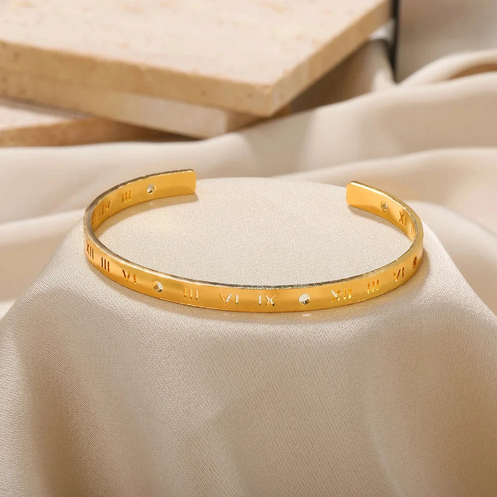 Exquisites klassisches Armband mit Wellenmuster für Damen, Manschettenarmband, goldfarben, Edelstahl, Handschmuck-Geschenk