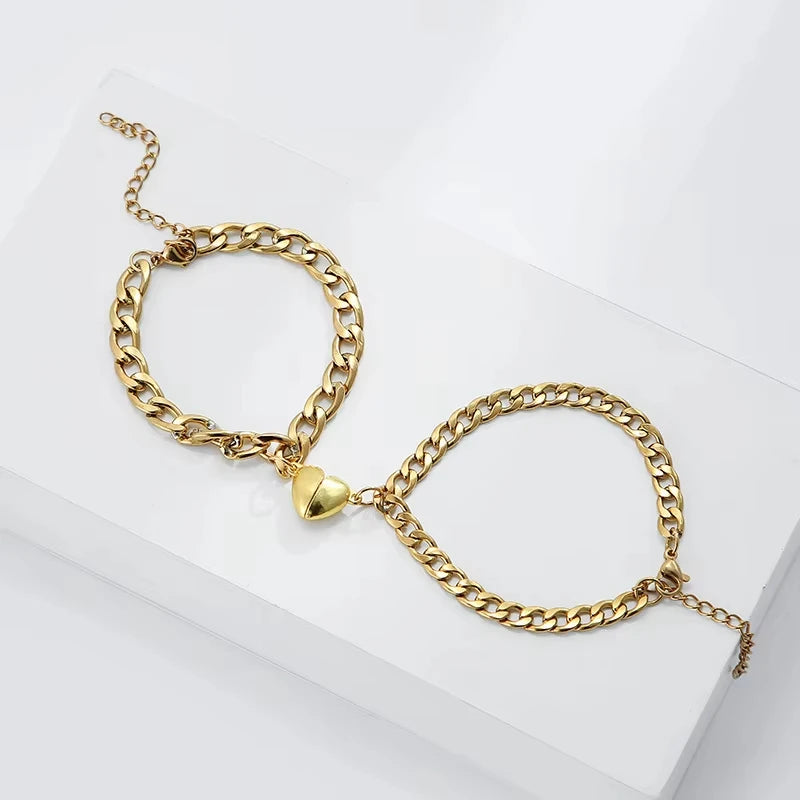 2Pcs/Set Magnetische Paar-Armbänder Herz-Anziehungsarmband Edelstahl-Anhänger Einfache Kubanische Ketten Schlüssel-Schloss-Schmuck Geschenke