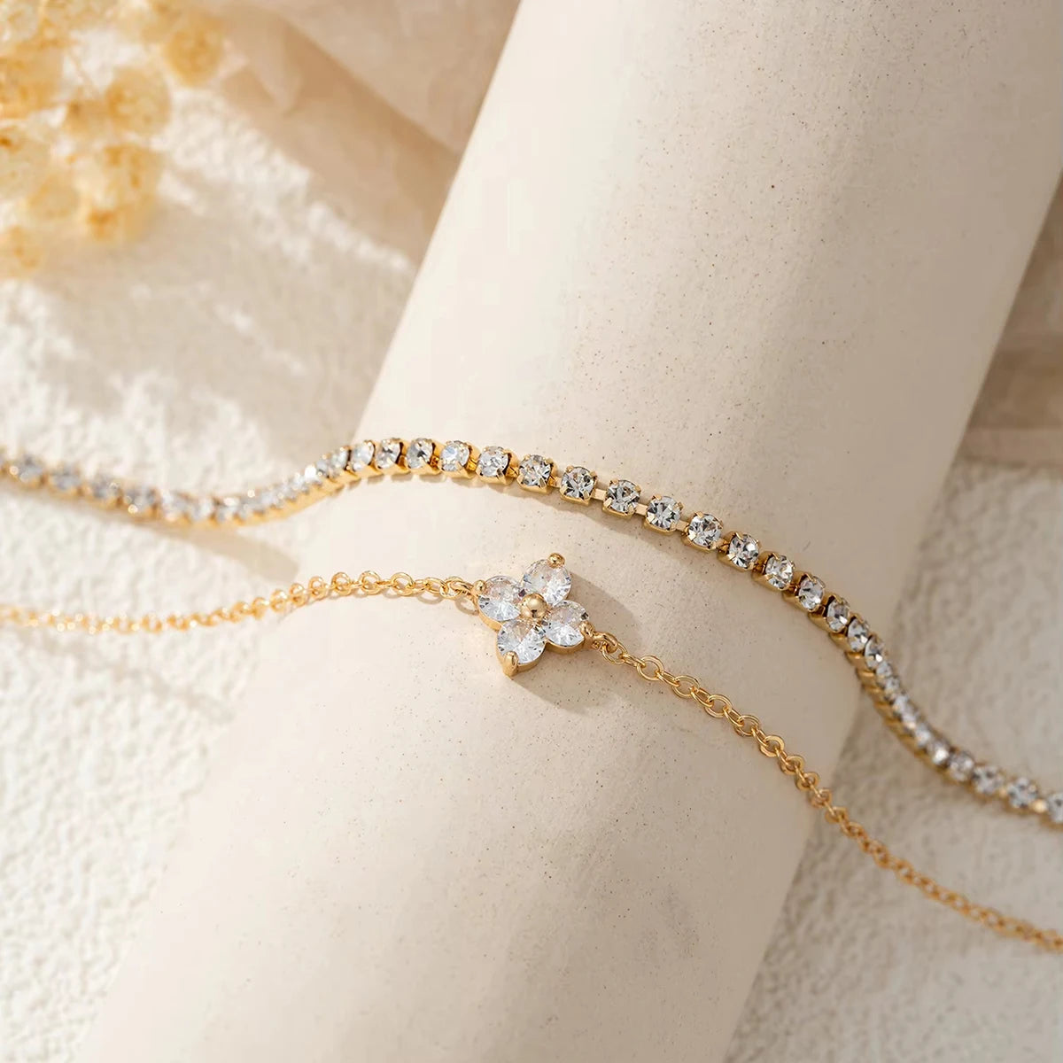 2 Stück einfache Zirkonia Blume Wasserkette Damen Armband Set Täglich Minimalistisch Silberfarben Armband Party Modeschmuck