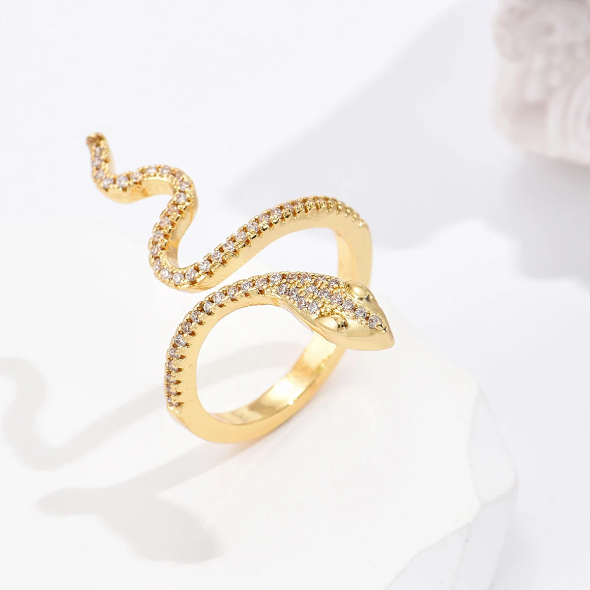 Modischer goldfarbener Schlangenring für Damen und Mädchen, verstellbar, exquisiter glänzender Zirkonia-Fingerring, Hochzeitsschmuckgeschenk