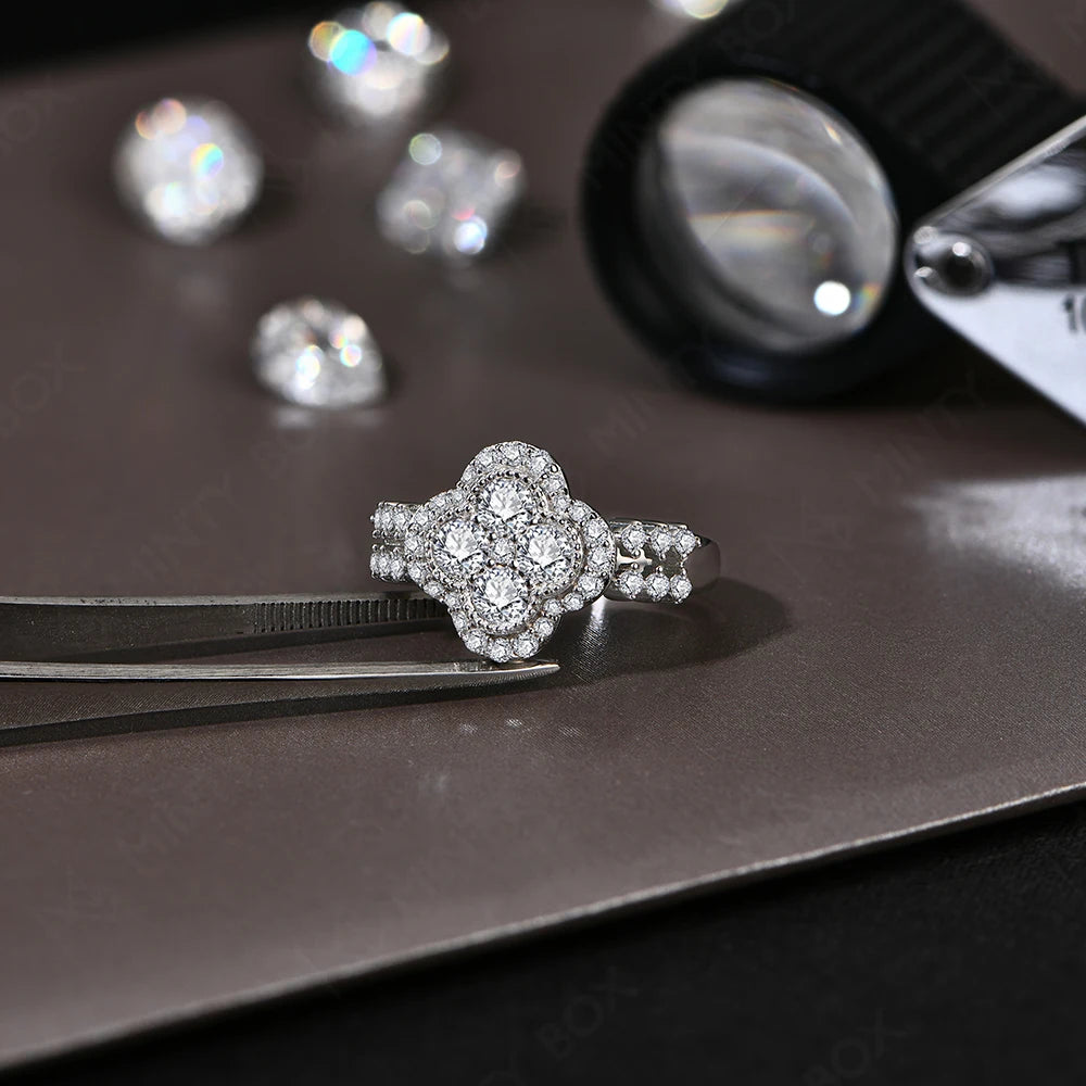 Anillo de diamante de moissanita MINTYBOX, chapado en oro blanco de 18 quilates, para mujer, de plata de ley S925, joyería fina de compromiso y boda, trébol de cuatro hojas