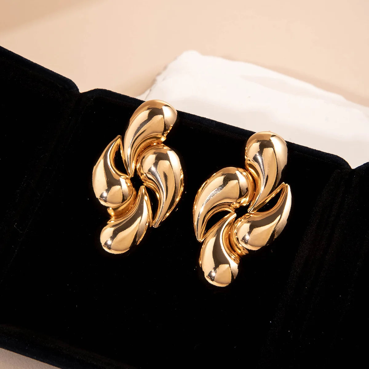 Minimalismus Persönlichkeit Metall Ohrhänger für Frauen Blatt Rund Wassertropfen Schmetterling Twist Metall Ohrringe Geometrie Schmuck