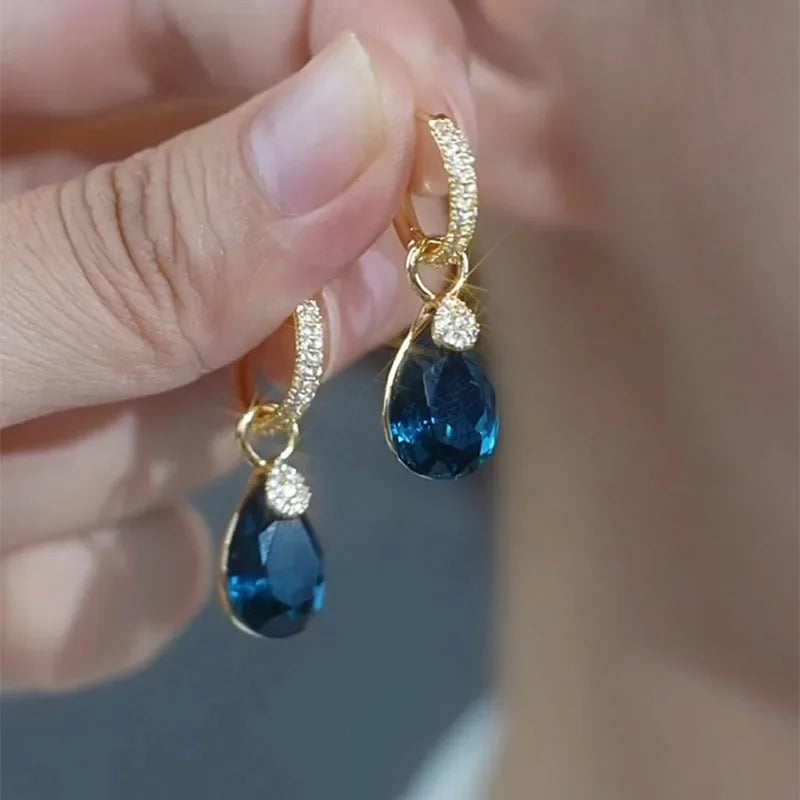 Exquisite blaue tropfenförmige Kristall-Anhänger-Ohrringe für Frauen Mode personalisierte tägliche Accessoires Party-Schmuck Geburtstagsgeschenk