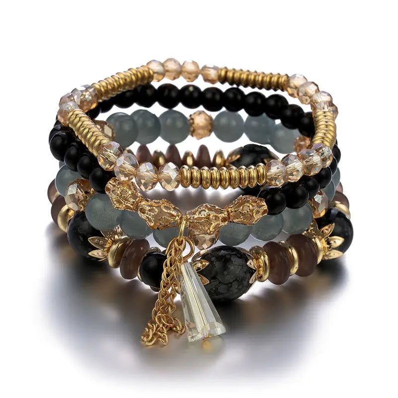 4 Stück neue Quasten-Charm-Perlen-Armband-Set für Frauen Bunt Glasperlenkette Armreif Weiblicher böhmischer Schmuck