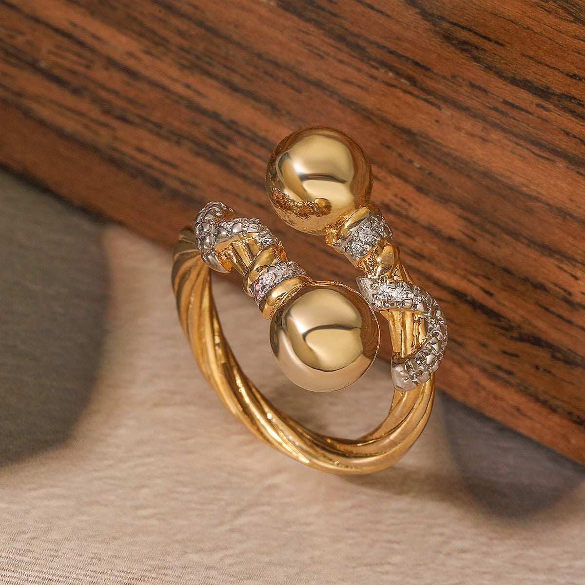 NEWBUY Luxuriöser AAA Zirkonia Pflaster-Setting Kupfer Hochzeitsschmuck Filigrane geometrische offene Ringe für elegante Frauen