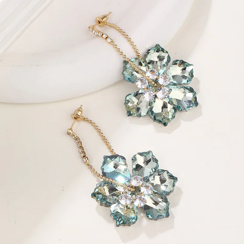 2025 Neue bunte lila Kristallblumen-Hängeohrringe für Damen Trend Korea Mode Luxus Hochzeit Party Bankett Schmuck
