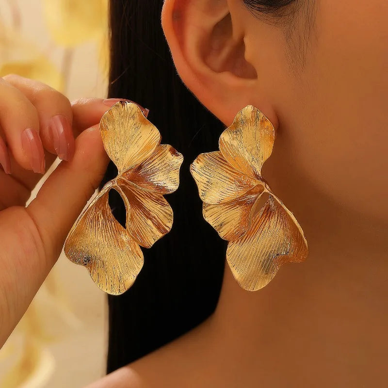 Exaggerated Ginkgo Leaf Stud Earrings for Women Trendy Unique Minimalist Alloy Design Earring Fashion Jewelry
