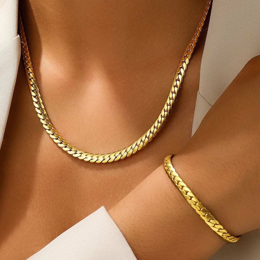 Aomogo Edelstahl Schlichtes flaches kubanisches Kettenarmband Halskette Schmuckset 18k vergoldet Modische dicke Kette Modeschmuck