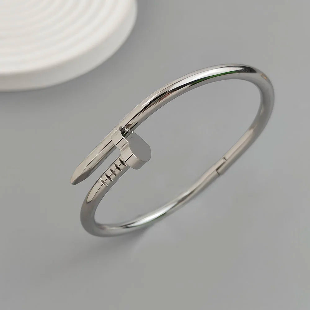Bezauberndes vierblättriges Kleeblatt-Kugelarmband für Damen aus Edelstahl, wasserdichtes und rostfreies Armband, das von Paaren getragen wird