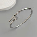 Bezauberndes vierblättriges Kleeblatt-Kugelarmband für Damen aus Edelstahl, wasserdichtes und rostfreies Armband, das von Paaren getragen wird