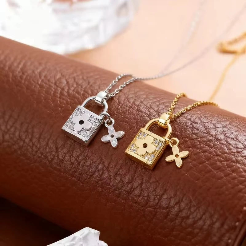 Cadena de clavícula de moda, accesorios que no se destiñen, collar de mujer de acero de titanio, engastado con diamantes