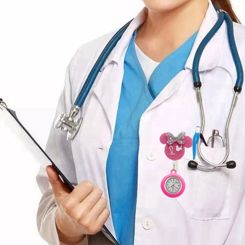 Krankenhaus Gesundheitswesen glänzendes Herz medizinische Icons Cartoon nette Krankenschwester Arzt Taschenuhren Hängeuhr Geschenk Uhr