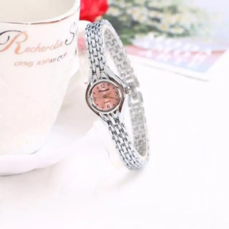 Golden Armbanduhr für Frauen Kleines Zifferblatt Luxus Damenuhr Stahl Elegant Quarz Damen-Uhr Mode Geschenk reloj mujer