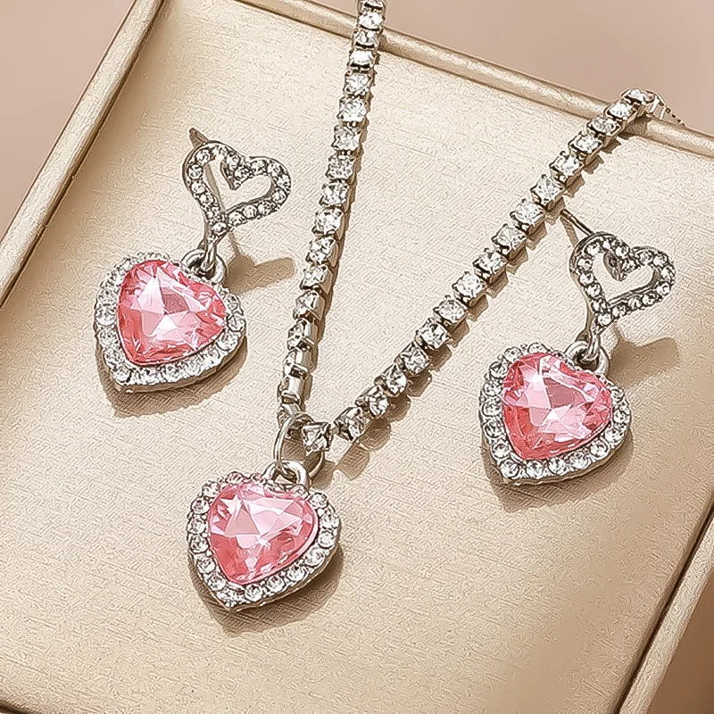Mode 3-teiliges Set Perlenschmuckset für Damen Koreanischer Herzring Anhänger Halskette Creolen Set Trendiges Elegantes Hochzeitsgeschenk