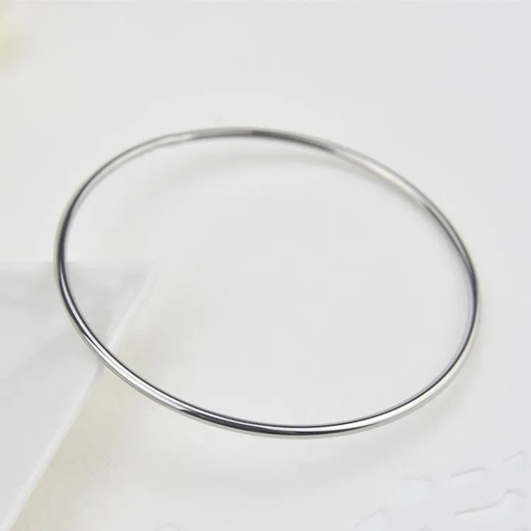 55mm/60mm/65mm Edelstahl 2mm dünner, glatter, polierter Armreif für Damen und Mädchen