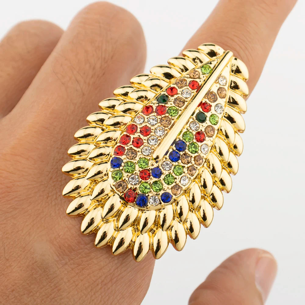 Trendiges buntes Schmuckset für Frauen Zirkonhalskette Ohrringe und Armband Großer vergoldeter Ring Schmuckgeschenk im neuen Stil