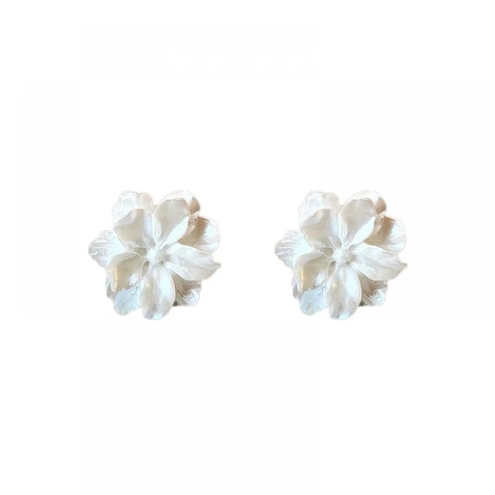 Weiße Blumenstecker Ohrringe für Damen Gefaltete Acryl-Seiten Charmante Süße Blumenmädchen-Ohrringe im japanischen Stil Ohrschmuck
