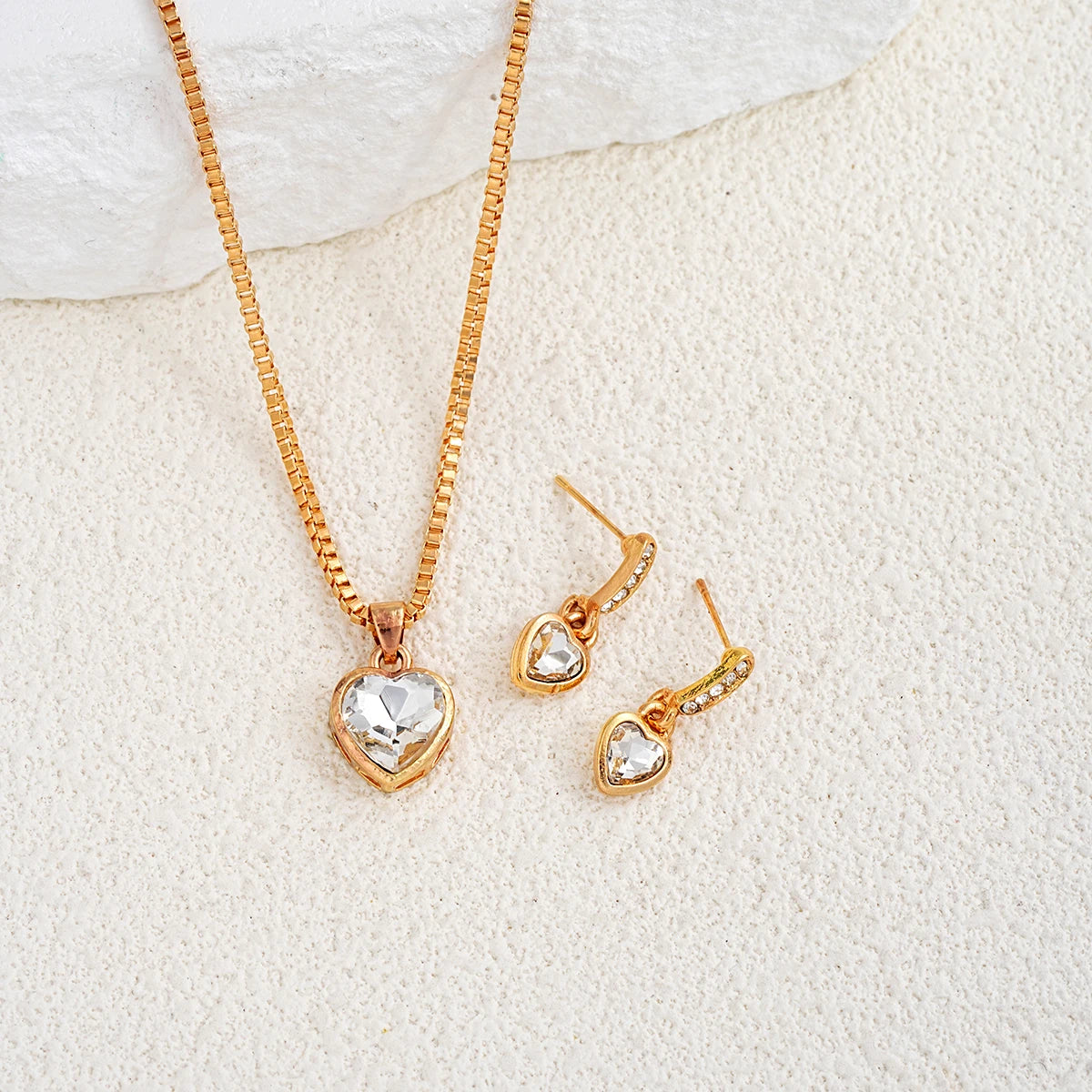 3-teiliges Herzanhänger-Schmuckset aus Ohrringen, Anhänger und Halskette für Damen, exquisites Mode-Strass-Doppelherz-Schmuckset, Geschenk