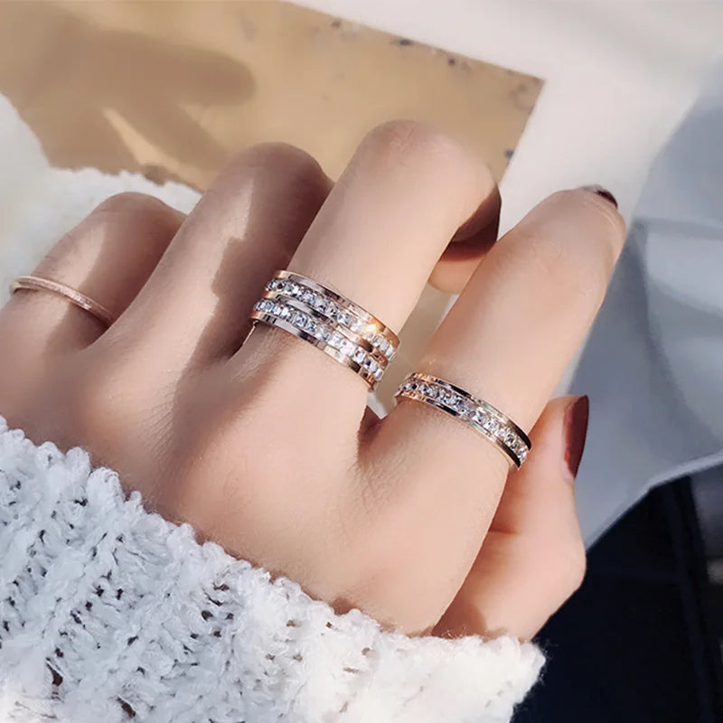 Klarer Weißer Steine Hochzeitsdamenring Edelstahl 1 und 2 Reihen Bling Zirkon Mode Paar Ring Damenschmuck