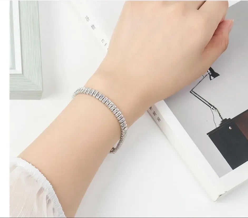 Armband aus 925er Sterlingsilber, elegant, Zirkonia-Kristall, Modeschmuck für Frauen, Verlobung, Hochzeit, Glamour-Schmuck, 18 cm