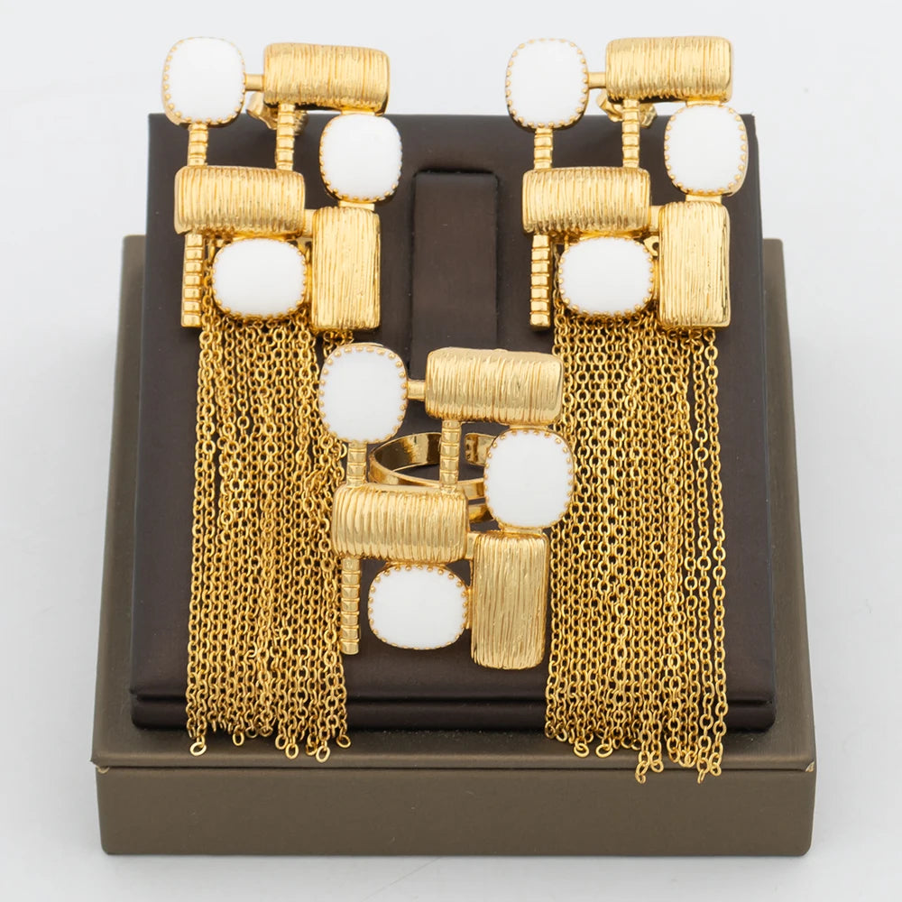 Trend-Schmuckset für Damen Afrikanisches Goldfarbenes Ohrring- und Ringset Geometrisches Design Quastenohrringe Größenverstellbarer Ring für Hochzeiten