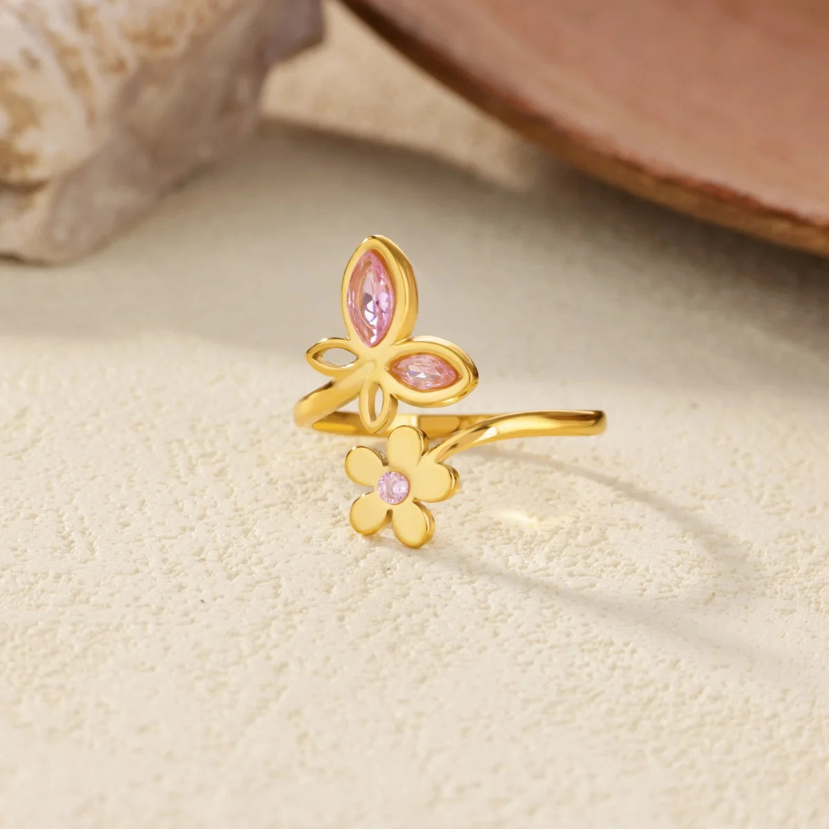 Elegante Zirkonia Blumen Schmetterling Ringe für Damen Goldfarben Edelstahl Blume Verstellbarer Ring Hochzeit Weihnachts Schmuck Geschenk