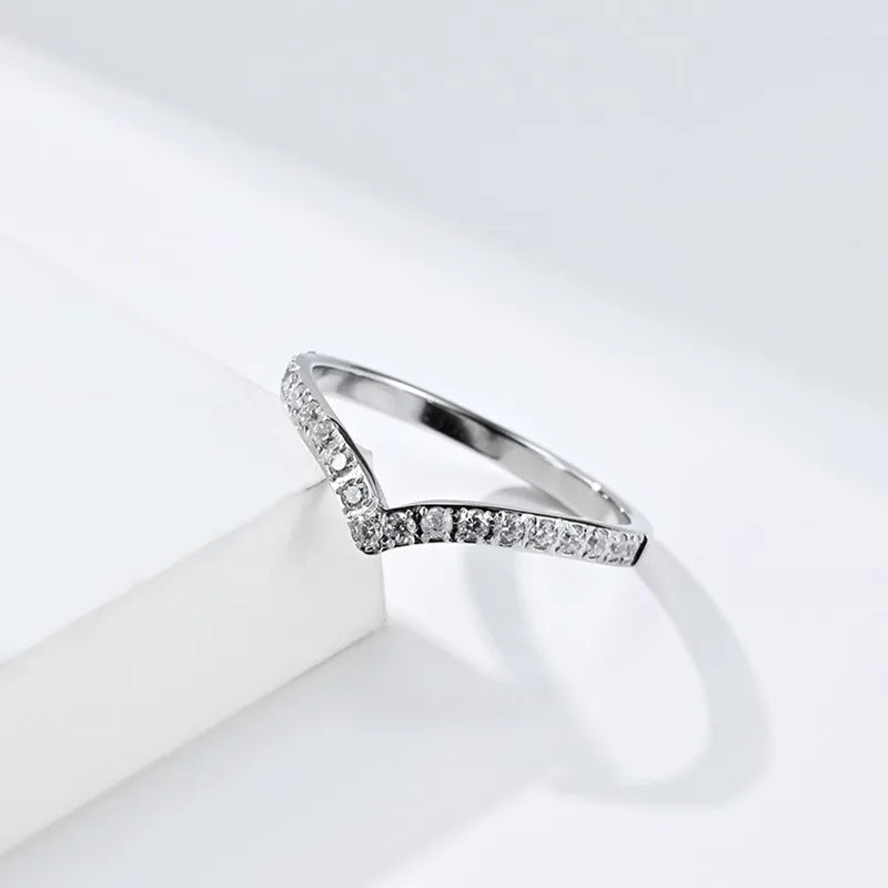 2mm dünner V-förmiger stapelbarer Ring mit Zirkonia-Pavé, Edelstahl-Ehering für Damen und Mädchen, Größen 5-10
